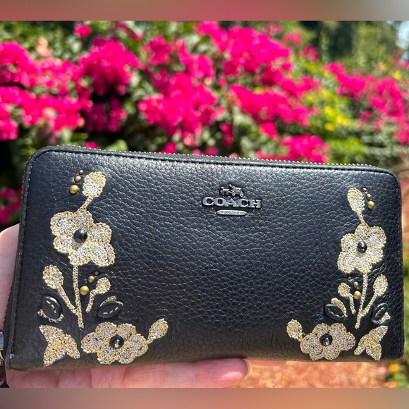 Coach Handbags - COACH Embroidered Floral Pebble Leather w/Brass Rivets Accordion Zippy Wallet